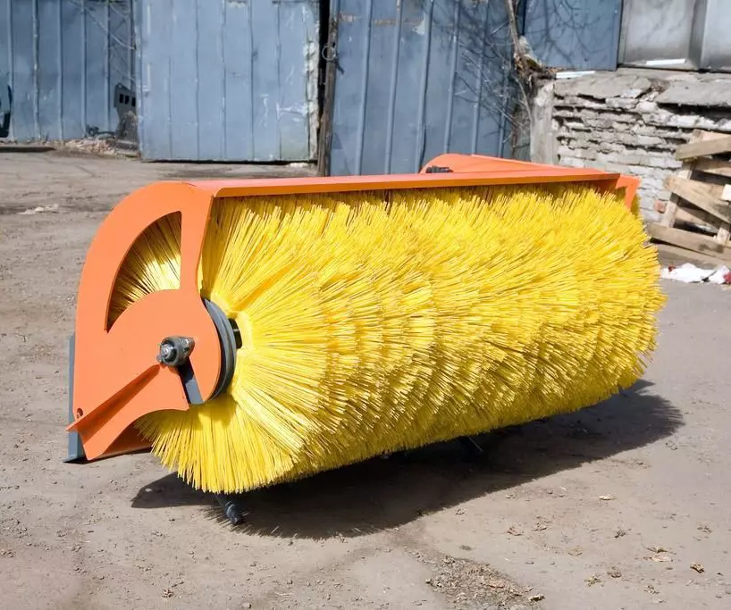 Щетка дорожная