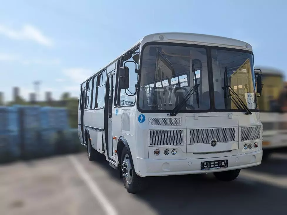 Команда компании "Автобусы и погрузчики" передала в пользование новый ПАЗ-4234-04