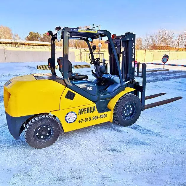 Погрузчик KOMATSU FD50AYT-10 отправился в помощь на Кемеровский молочный комбинат.